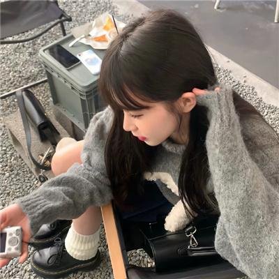 女孩海报